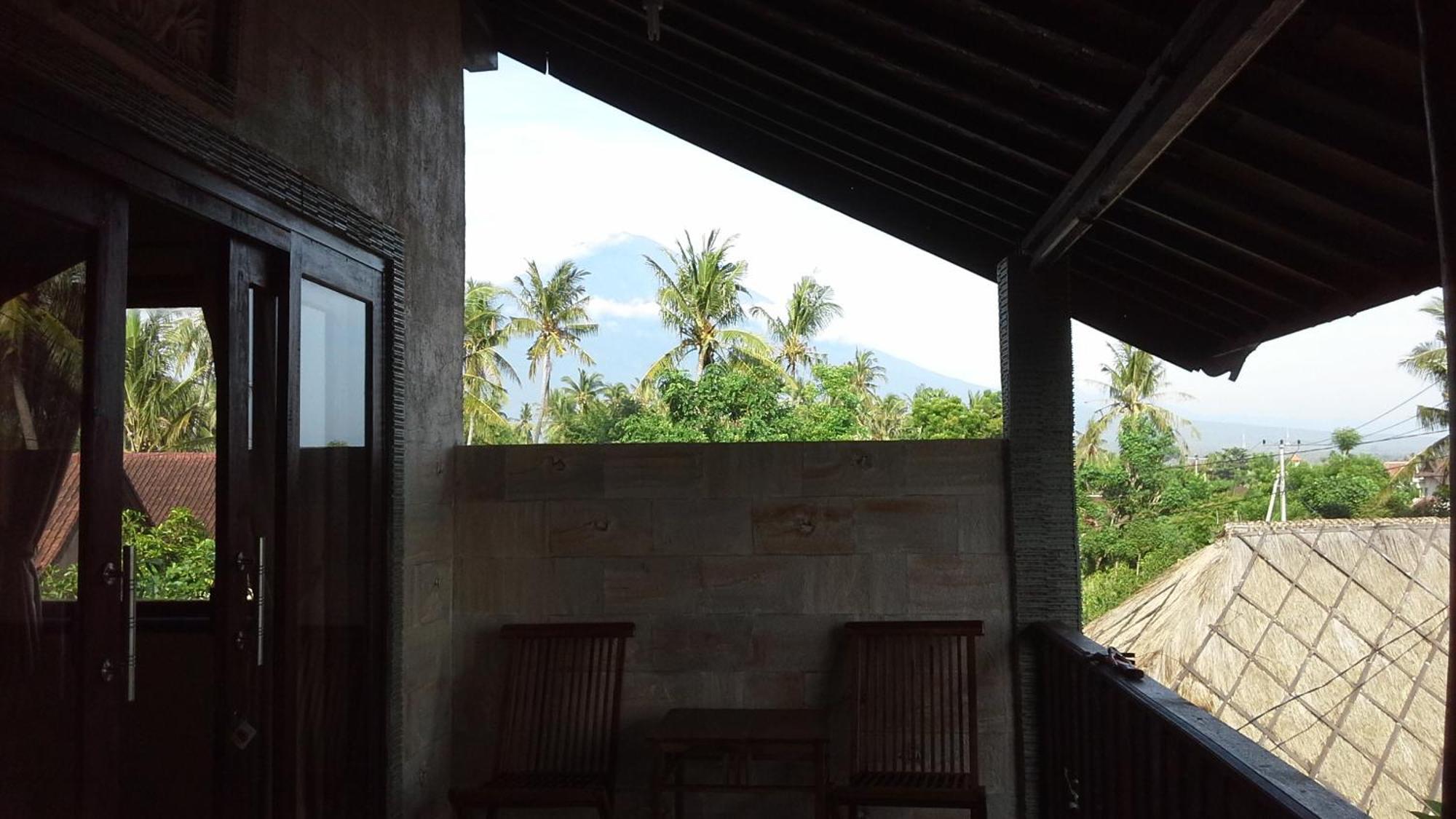 Rumahku Homestay Амед Номер фото